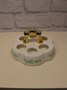 Red Shed Ceramic Egg Caddy White Gold Farmhouse Scalloped 6 Count Carrier